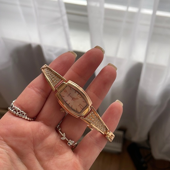 Watch - Picture 1 of 2